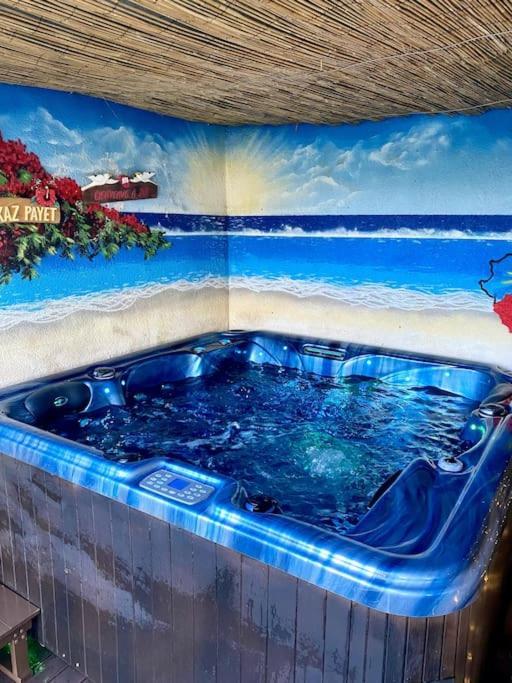 Studio Avec Terrasse Et Jacuzzi ヴァルボンヌ エクステリア 写真