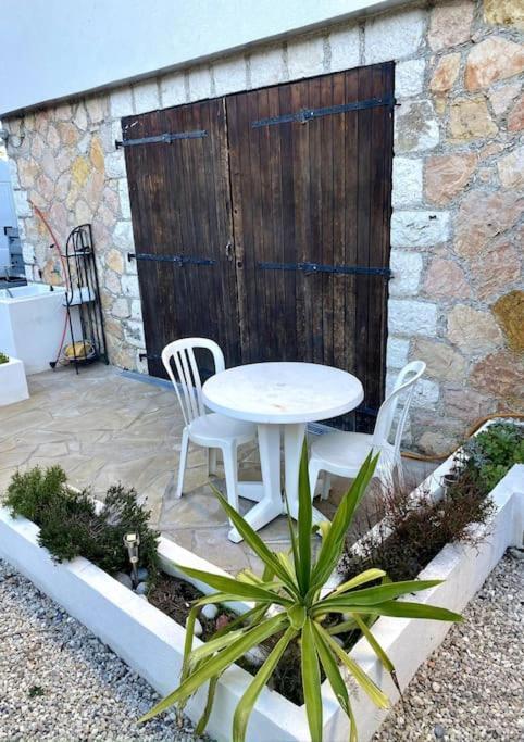 Studio Avec Terrasse Et Jacuzzi ヴァルボンヌ エクステリア 写真